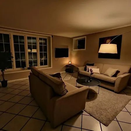 Sentrumsnaer Med 3 Soverom. Apartamento